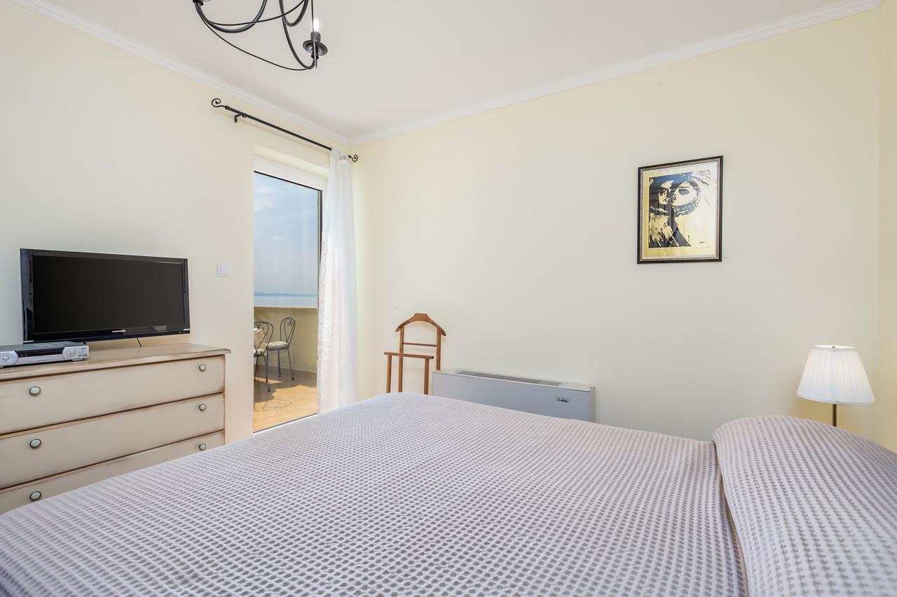 Apartments Villa Nora ริเยกา ภายนอก รูปภาพ